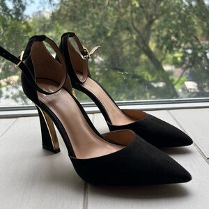 Jennifer Lopez Black Stiletto Heels with Gold Accents